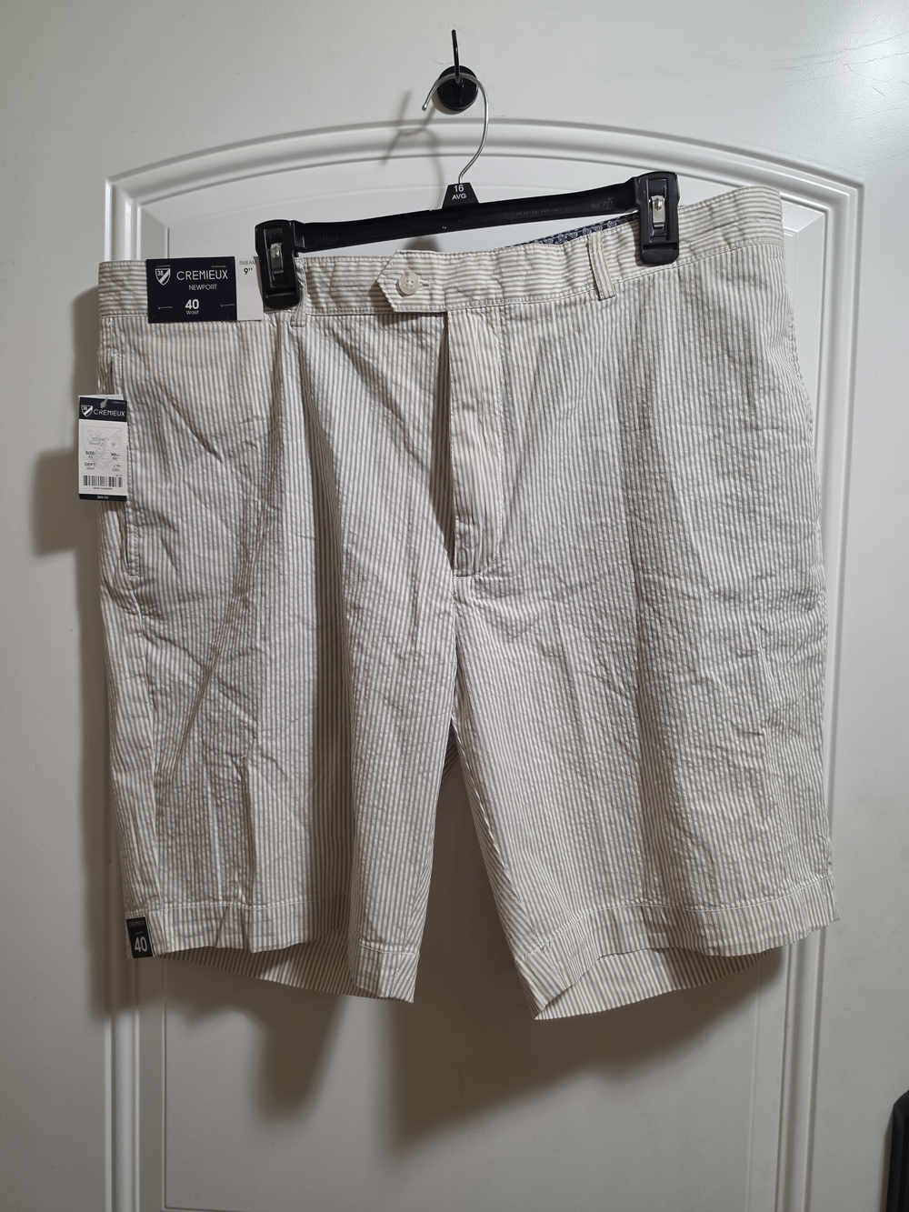 Daniel Cremieux Beige & White Seersucker Flat-Front Shorts